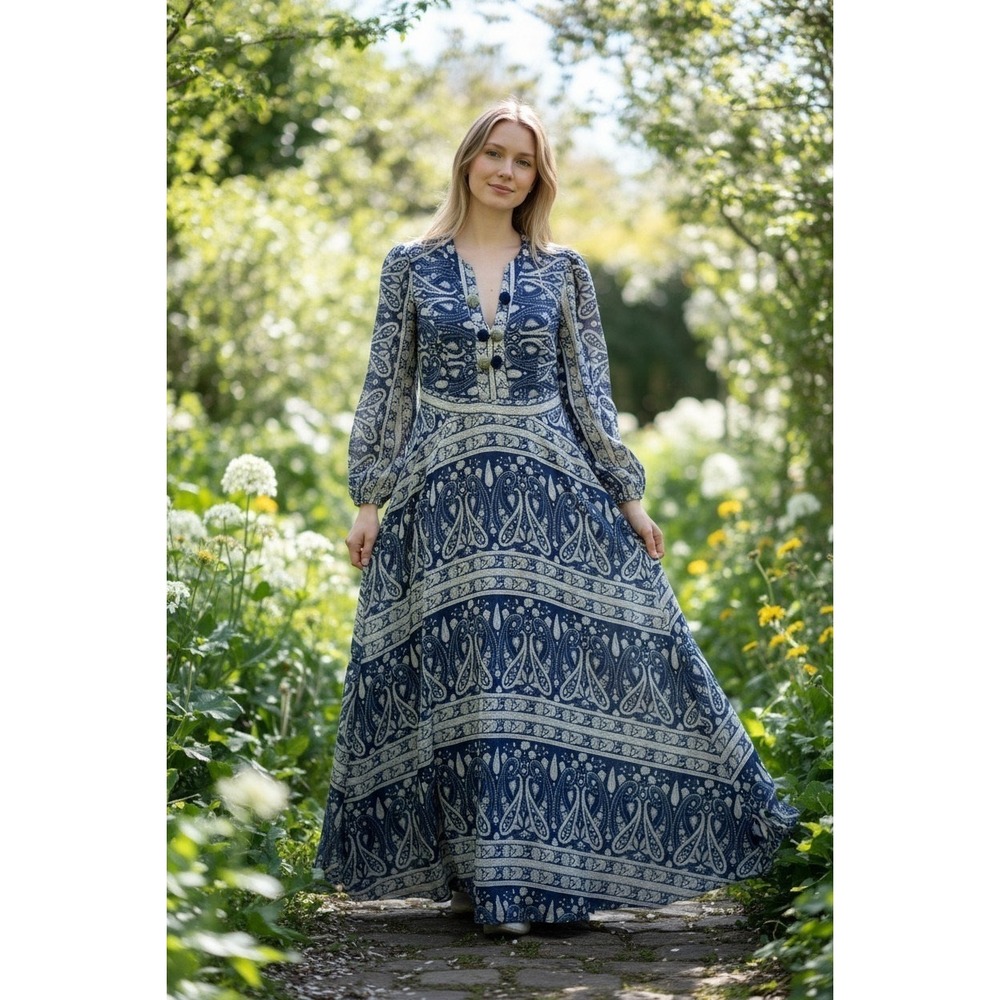 NWT Sheryl Crow Paisley Print Maxi Dress Blue Gray Long Sleeve VNeck Boho Size 8